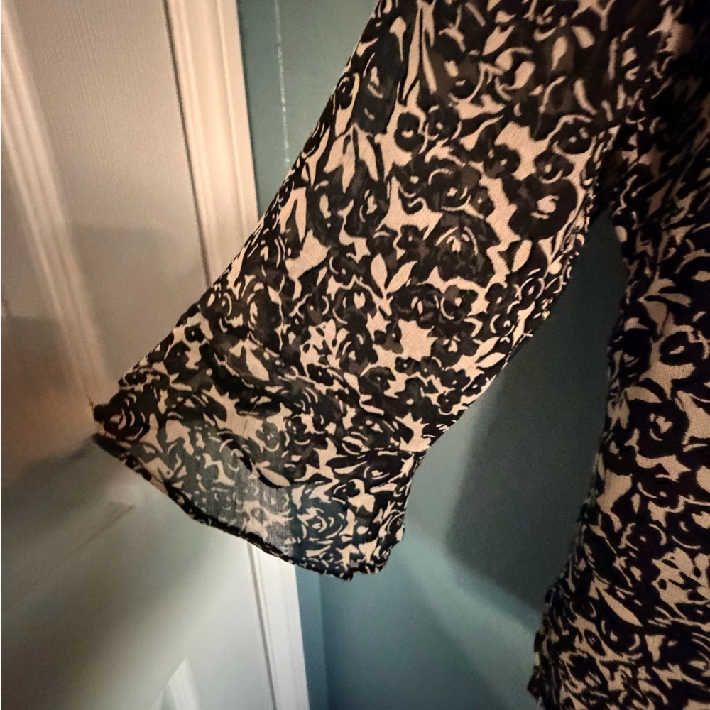 Style & Co. Women's Black and Cream Floral blouse - Picture 5 of 6
